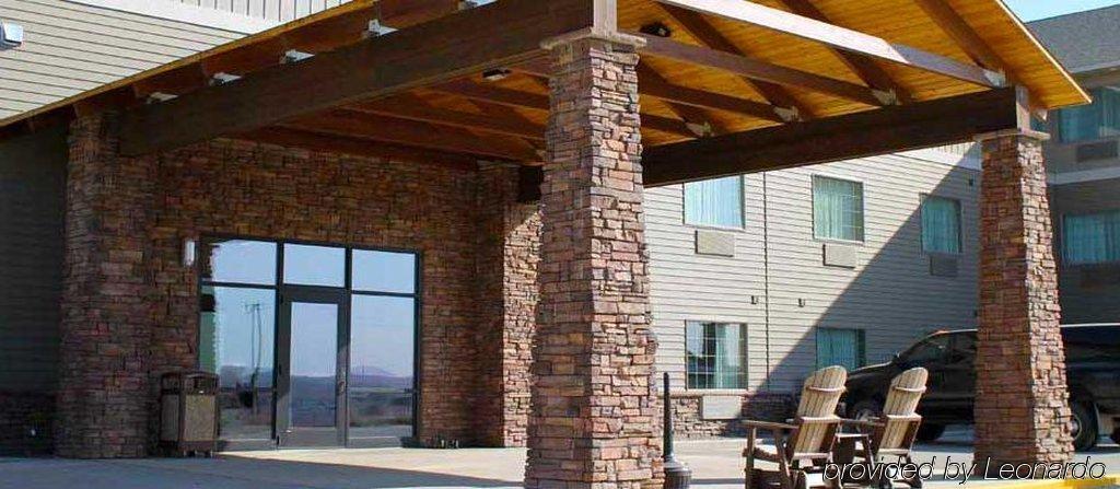 The Watford Watford City Exterior foto